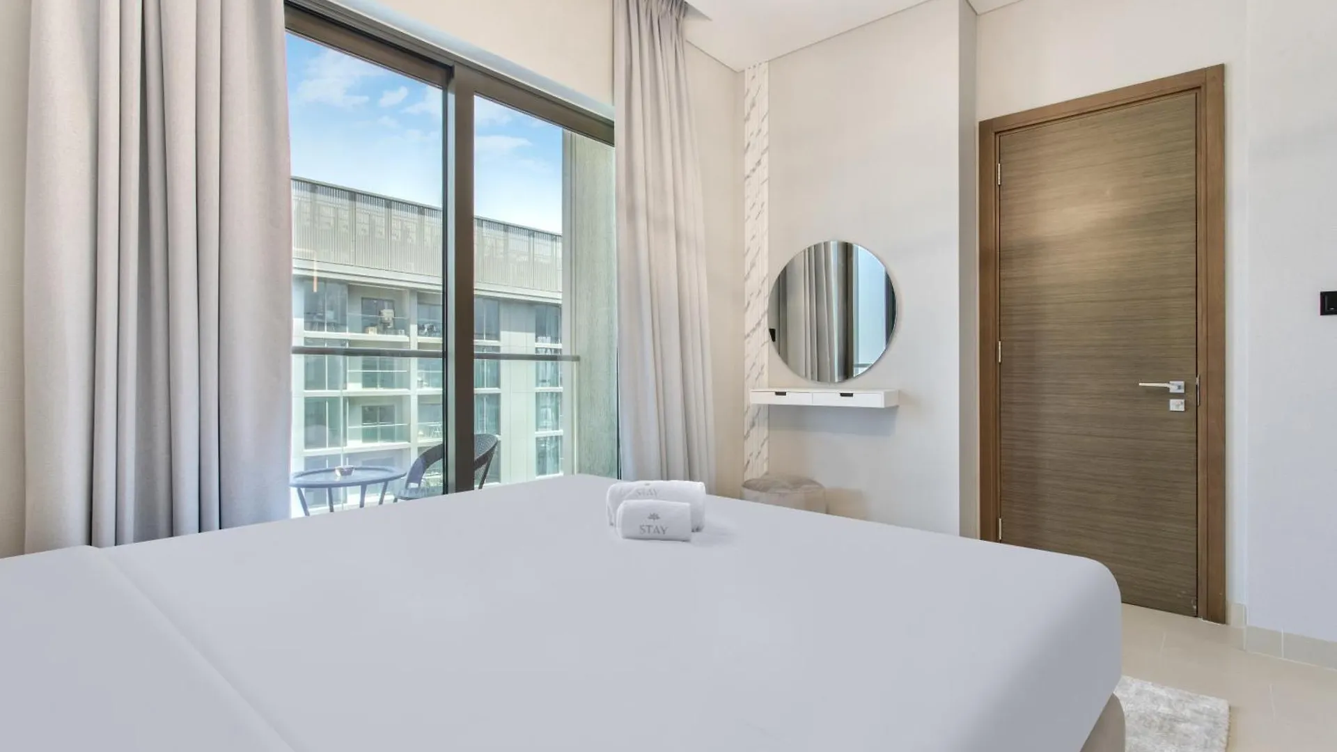 Stay By Latinem Luxury 2Br Holiday Home Cv A2702 Near Burj Khalifa Dubai Apartment