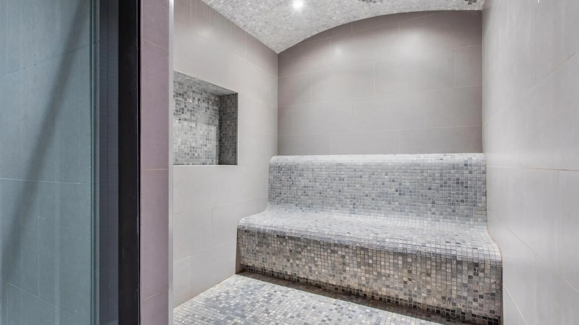 Stay By Latinem Luxury 2Br Holiday Home Cv A2702 Near Burj Khalifa Dubai United Arab Emirates